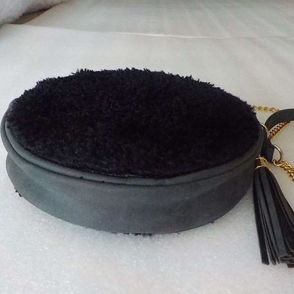 Faux Fur Round Bag - Picture 6 of 7